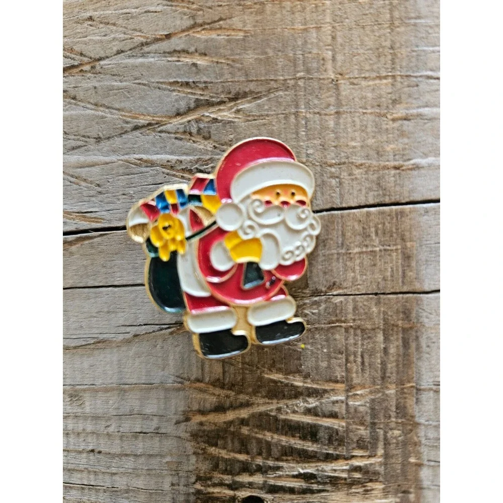 Vintage‎ Christmas Santa Gold Tone Red White Enamel Brooch Pin Super Cute!